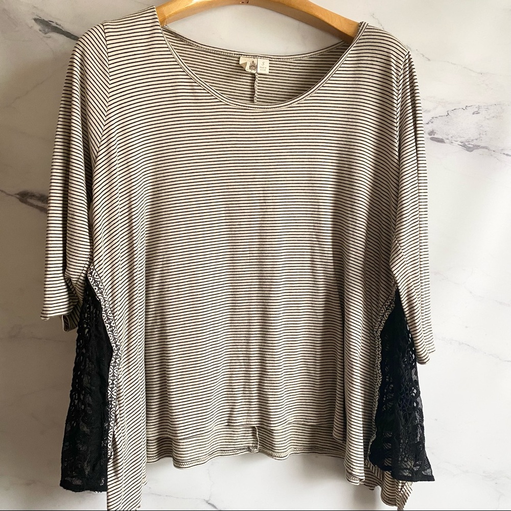 ANTHROPOLOGIE Birdcage Striped 3/4 Sleeve Top W/ Lace Accents